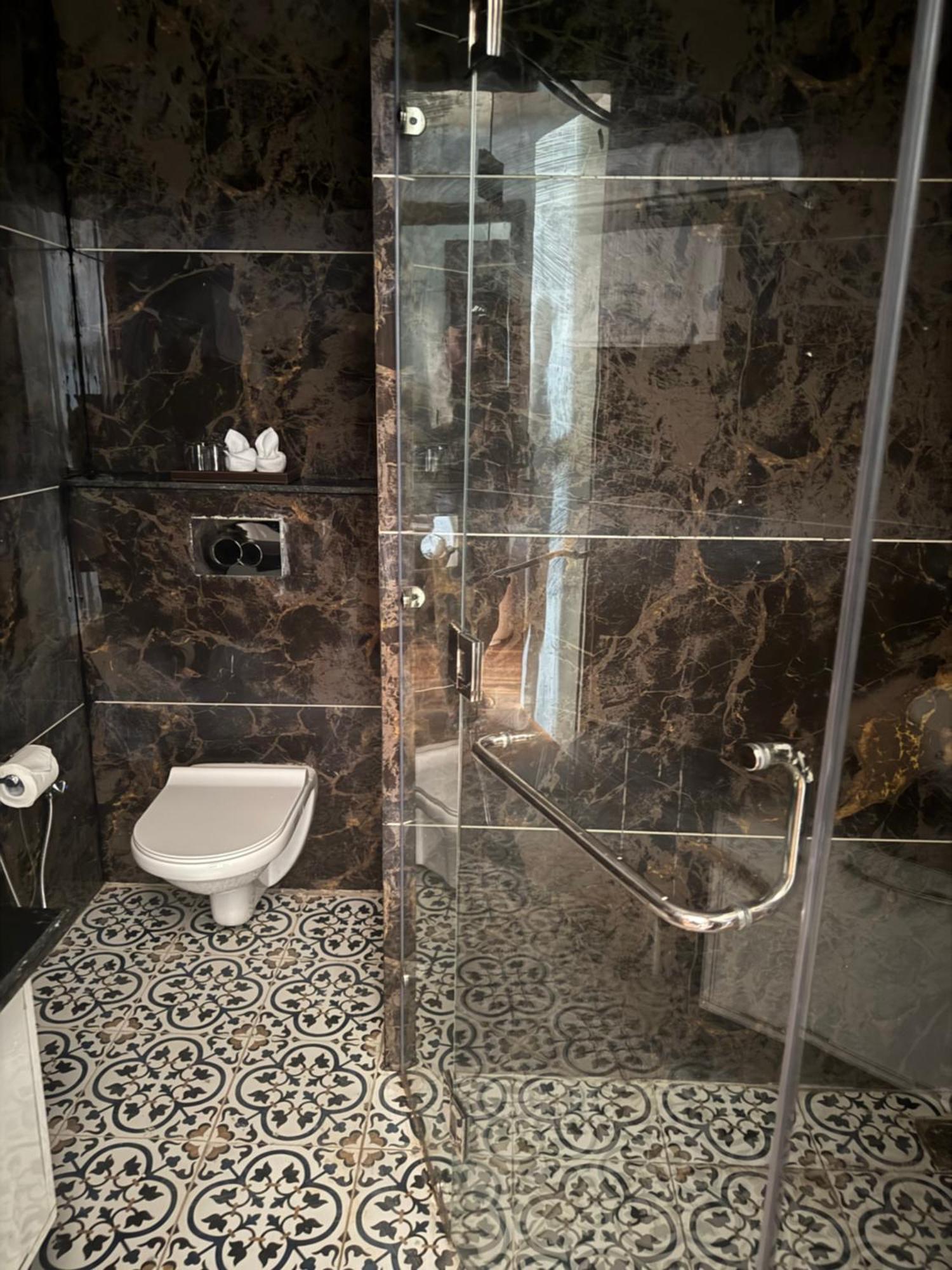 Hotel Sterling Kastoori Rudraprayāg Extérieur photo