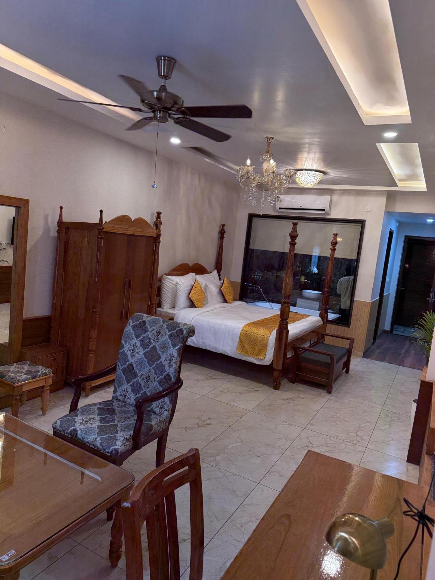 Hotel Sterling Kastoori Rudraprayāg Extérieur photo