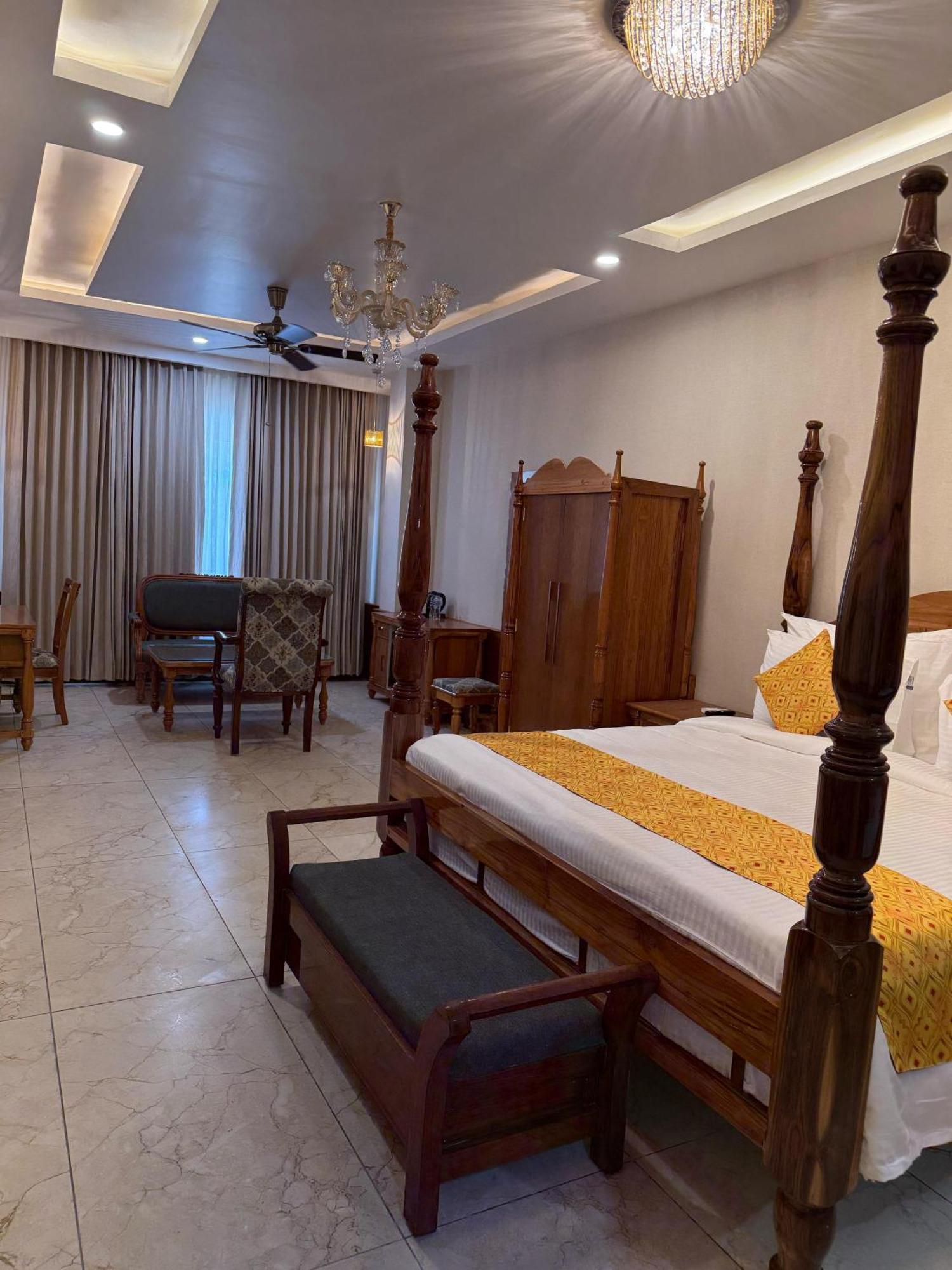 Hotel Sterling Kastoori Rudraprayāg Extérieur photo
