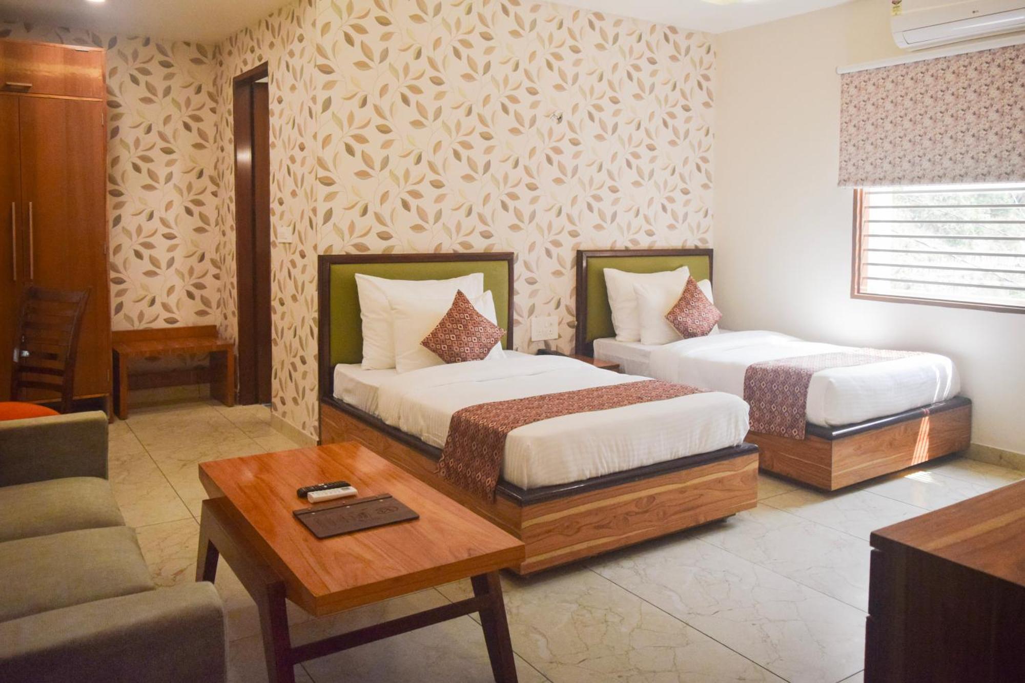 Hotel Sterling Kastoori Rudraprayāg Extérieur photo
